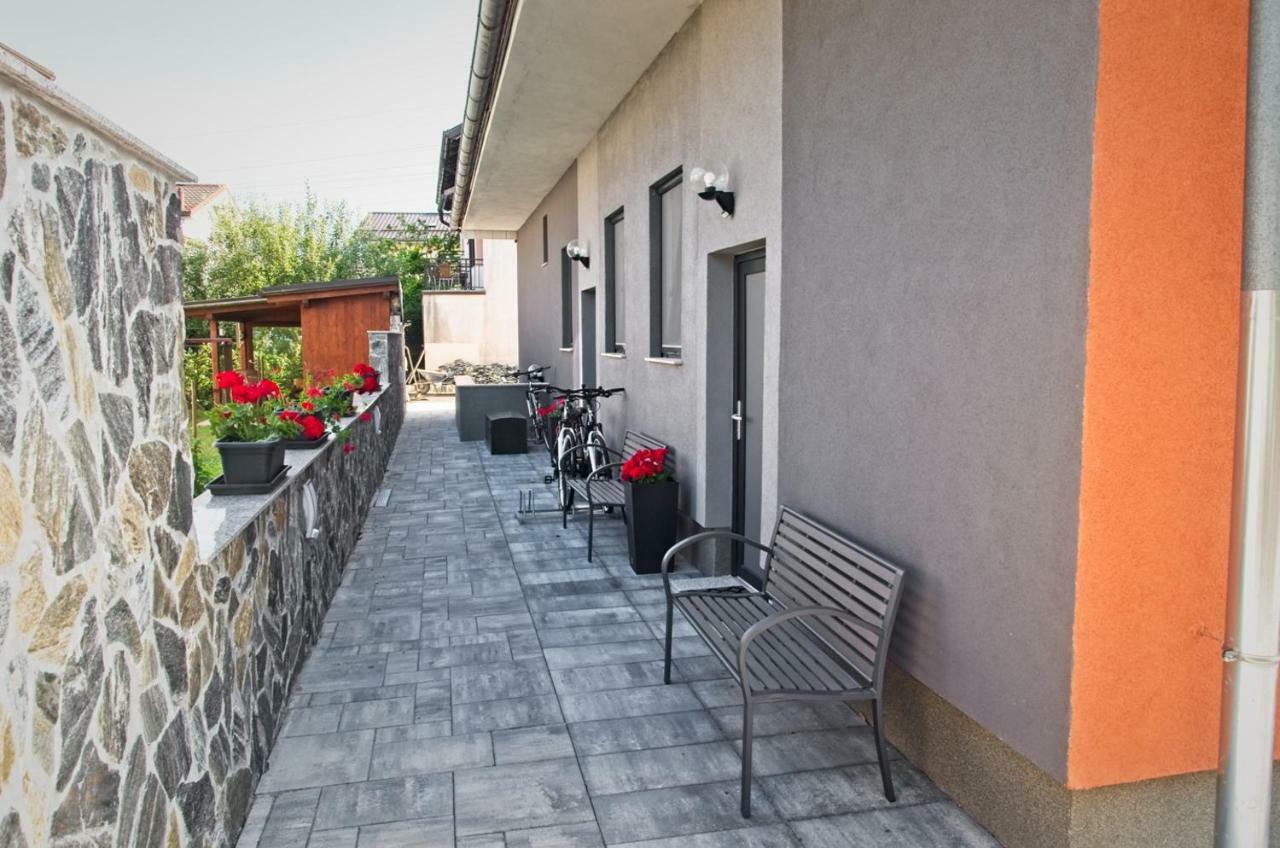 Apartments Drevi Ljubljana Bagian luar foto