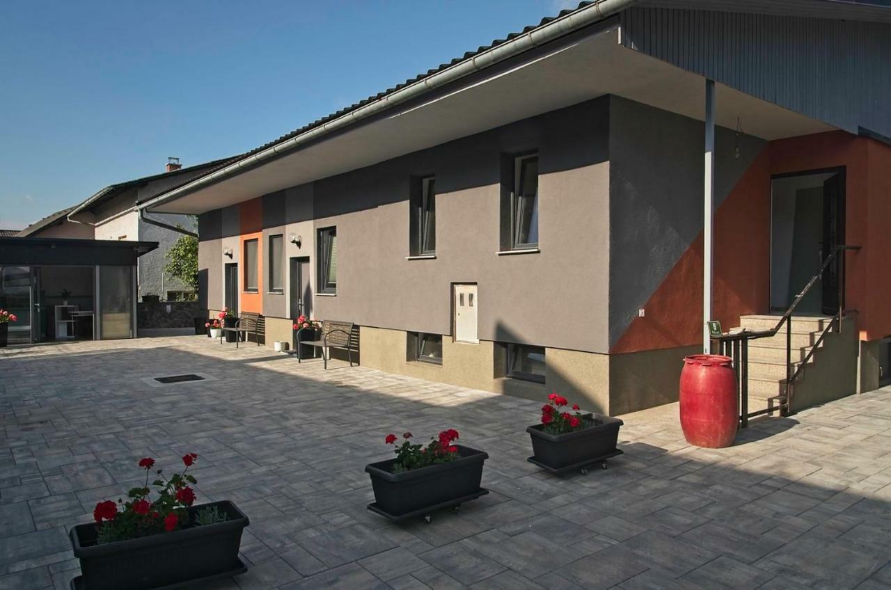 Apartments Drevi Ljubljana Bagian luar foto